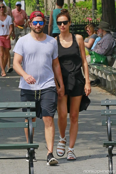 Брэдли Купер и Ирина Шейк гуляют в Нью-Йорке