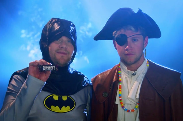 Найл Хоран и Джеймс Корден сняли пародийный видеоклип на Хэллоуин