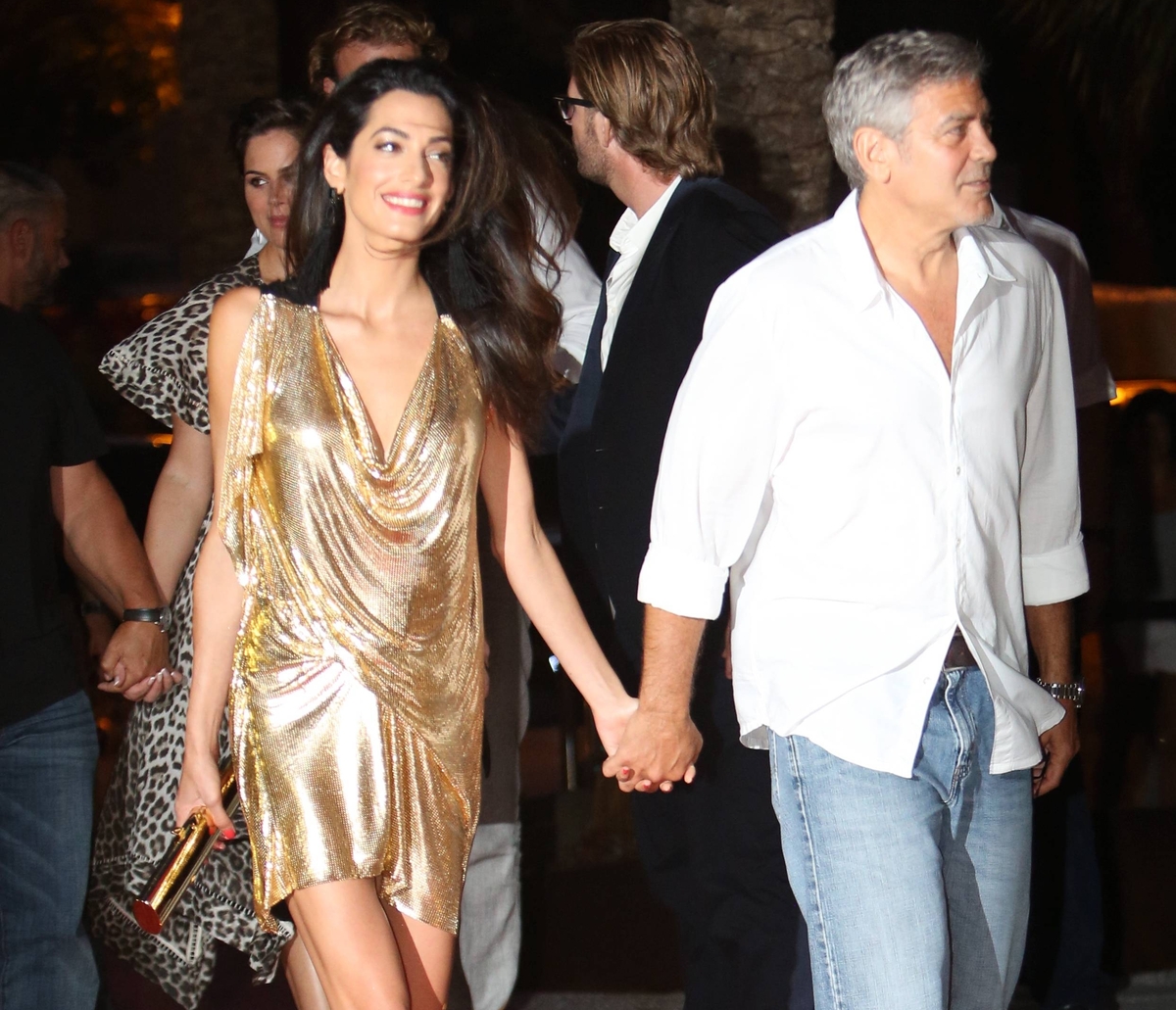 Амаль и Джордж Клуни веселятся на Ибице
