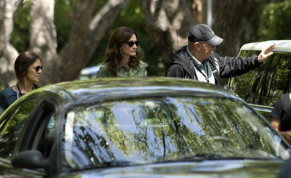 Джулия Робертс и Том Хэнкс во время съемок фильма "Ларри Краун".