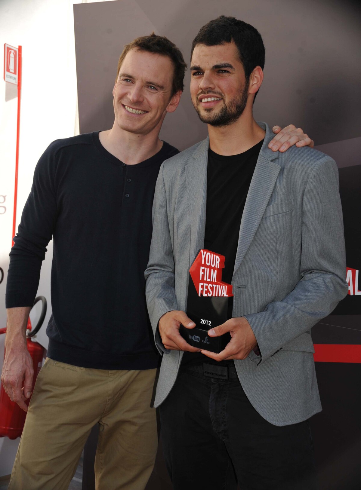 Майкл Фассбендер наградил победителя YouTube Film Award