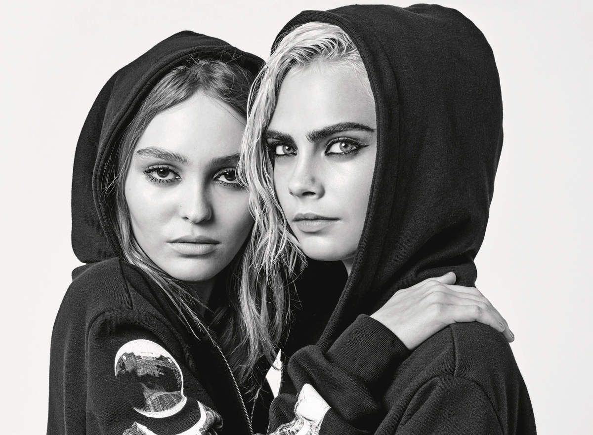 Кара Делевинь и Лили Роуз Депп снялись в рекламе Chanel осень-зима 2017