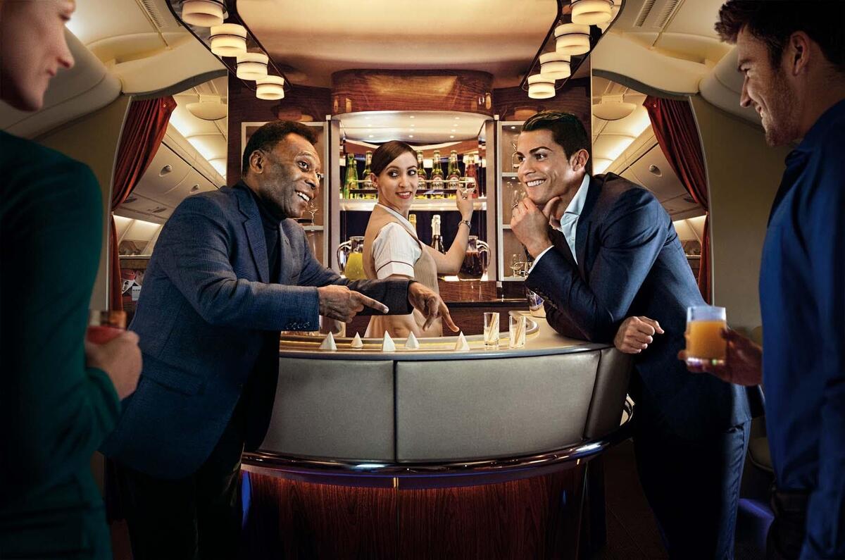 Криштиану Роналду и Пелле в рекламном ролике Emirates