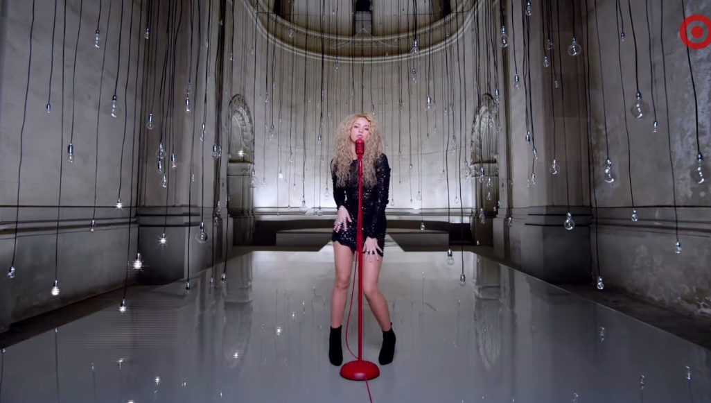 Шакира в рекламе своего нового альбома для Target