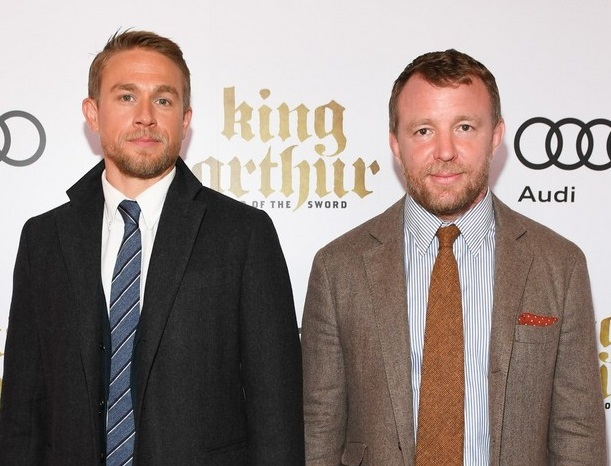 Чарли Ханнэм и Гай Ричи привезли «Меч короля Артура» на премьеру в Торонто