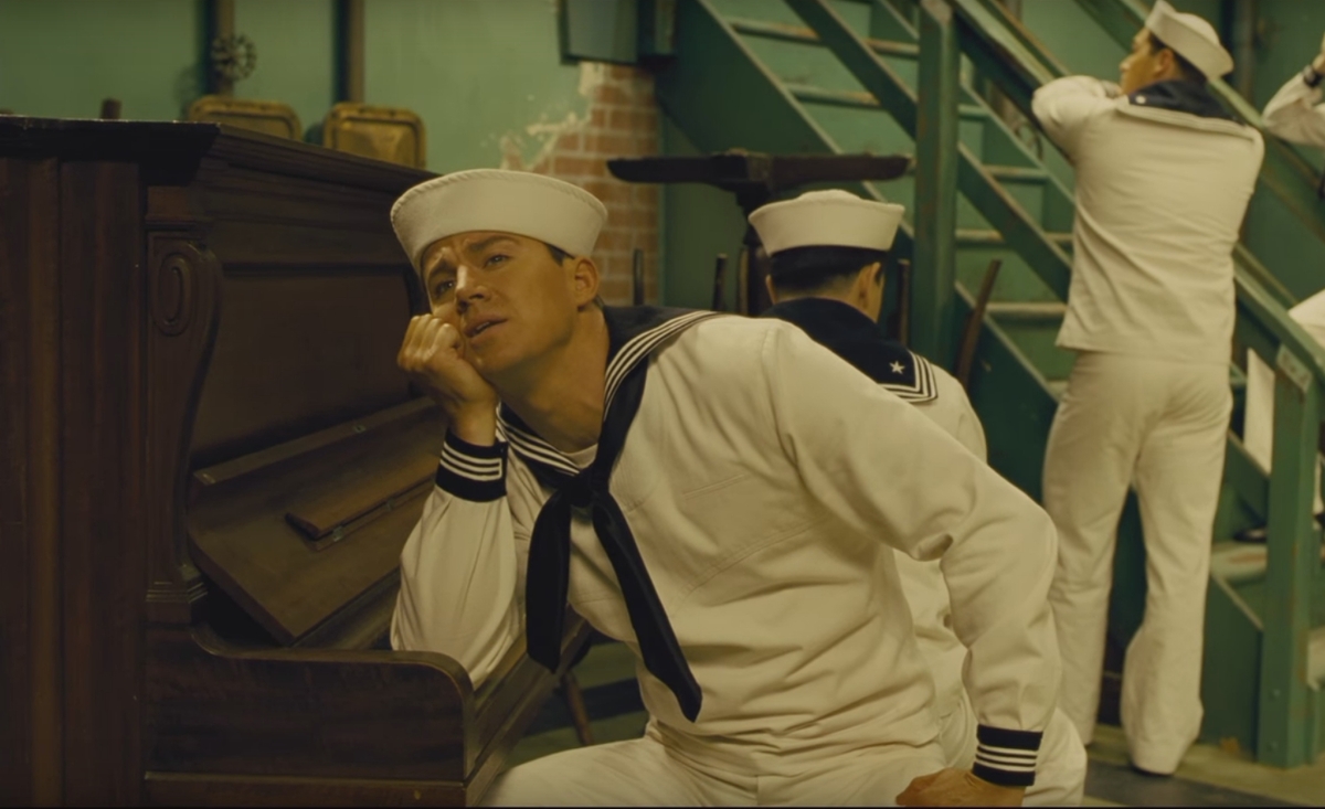 Поющий морячок: Ченнинг Татум в трейлере к новому фильму «Да здравствует Цезарь!»