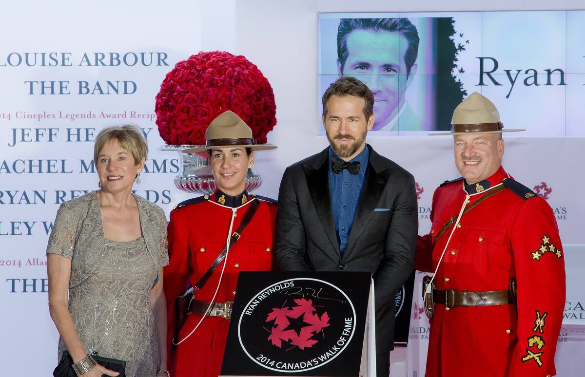 Райан Рейнольдс и Рэйчел МакАдамс получили звезды на канадской Аллее славы
