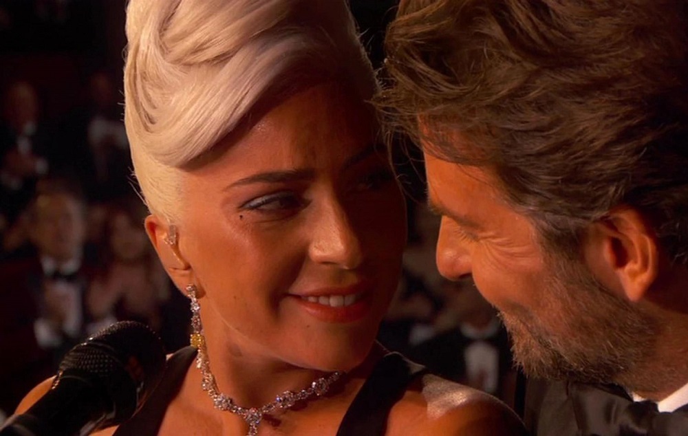 Видео: Леди Гага и Брэдли Купер спели на «Оскаре», и теперь все думают, что они влюблены