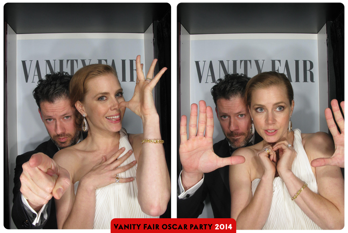 Фото из фотобудки с вечеринки Vanity Fair Oscar Party