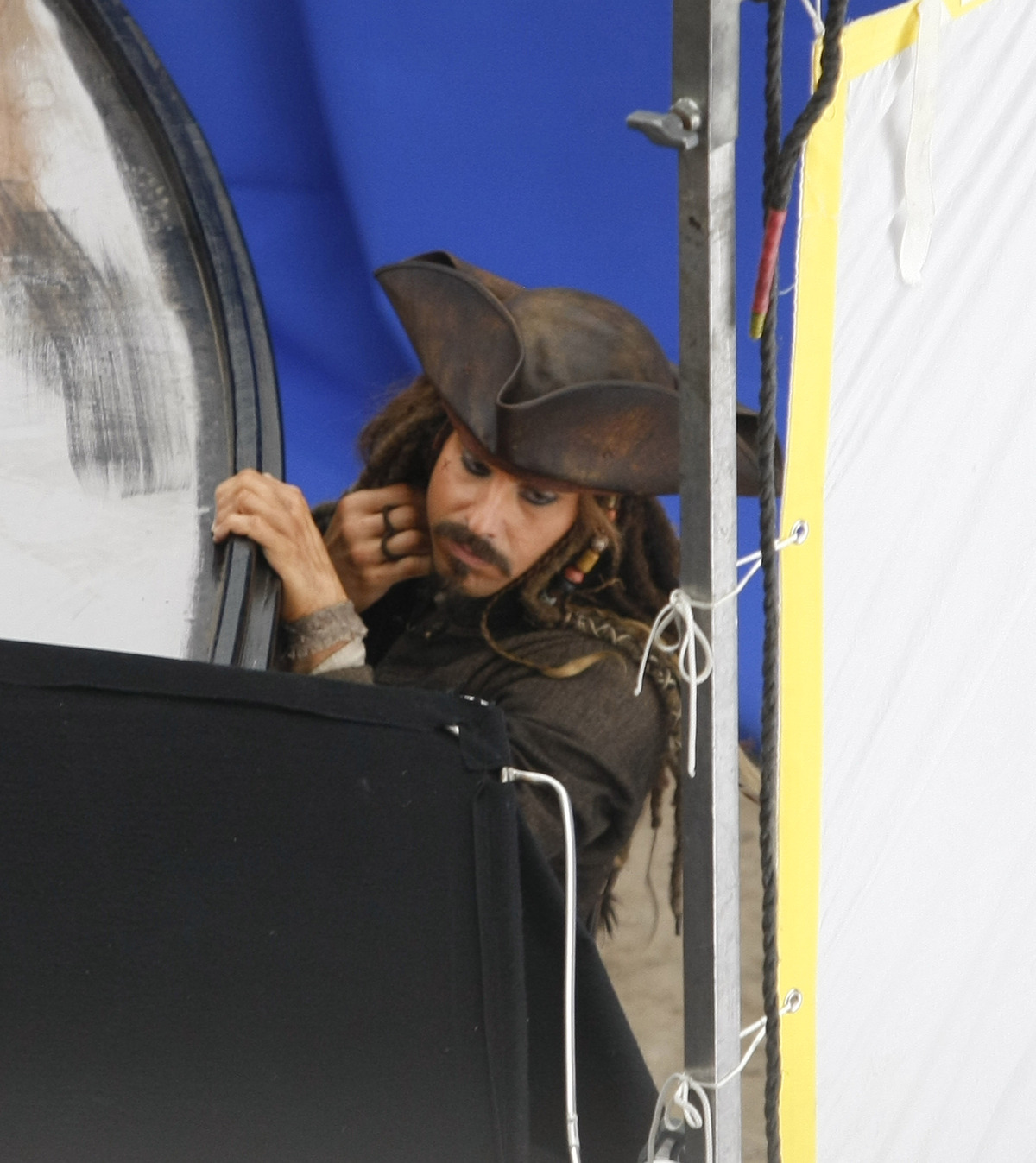 Джонни Депп на съемках "Пиратов карибского моря"