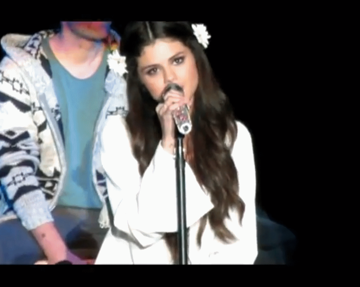 Видео: Кавер Селены Гомес на песню Джастина Тимберлейка Cry Me A River