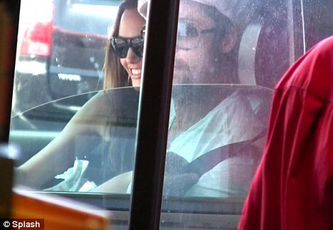 Анджелина Джоли и Брэд Питт продолжают штурмовать McDonald&#39;s