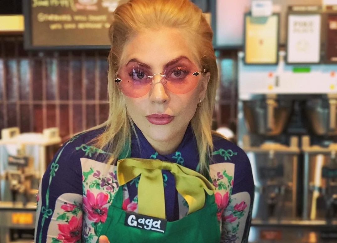 Леди Гага поработала баристой в Старбаксе