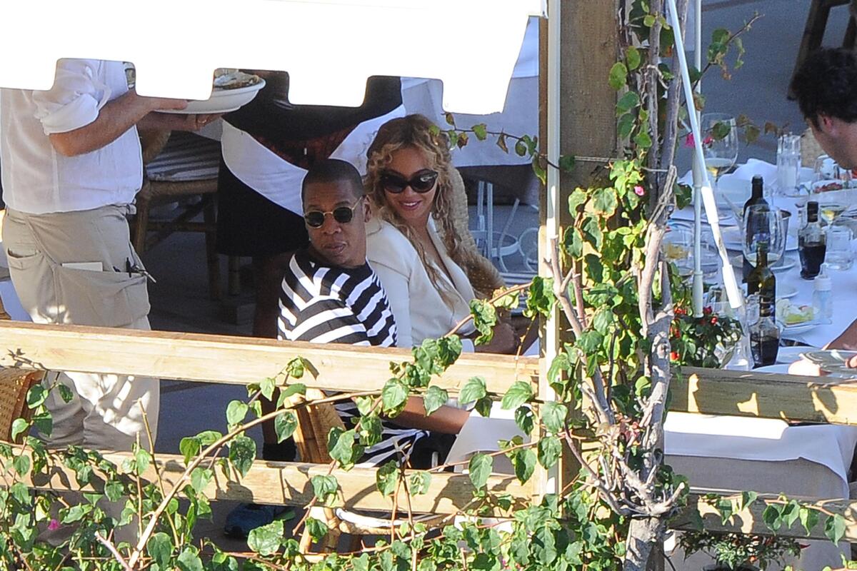 Бейонсе и Jay Z отдыхают на острове Капри