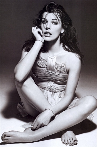 Милла Йовович в журнале Vogue. Китай. Июнь 2009