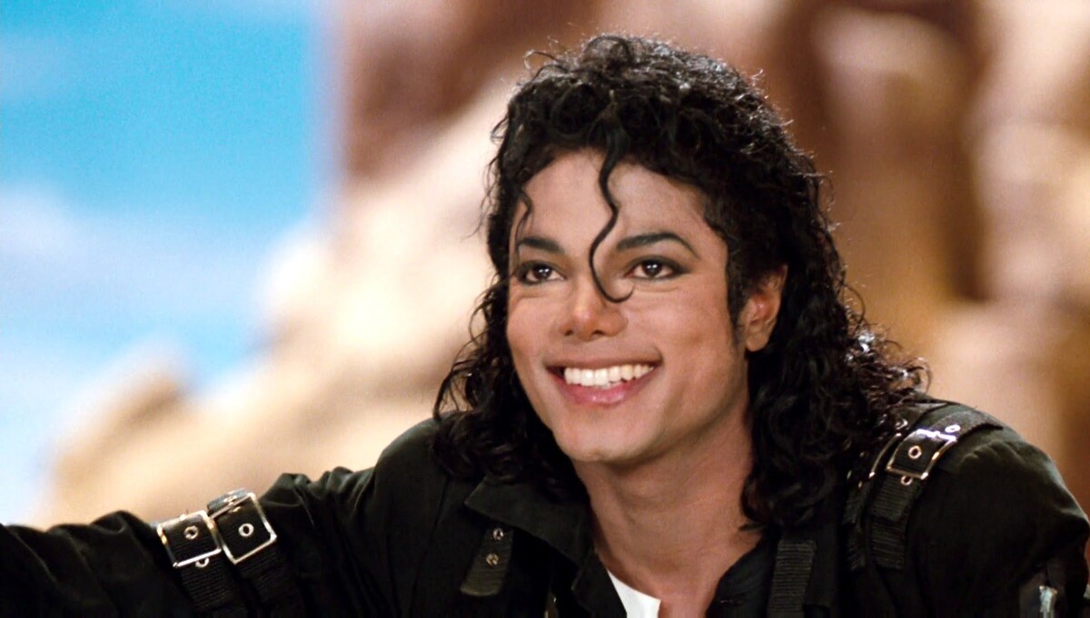 Майкл Джексон возглавил рейтинг самых богатых покойных знаменитостей Forbes