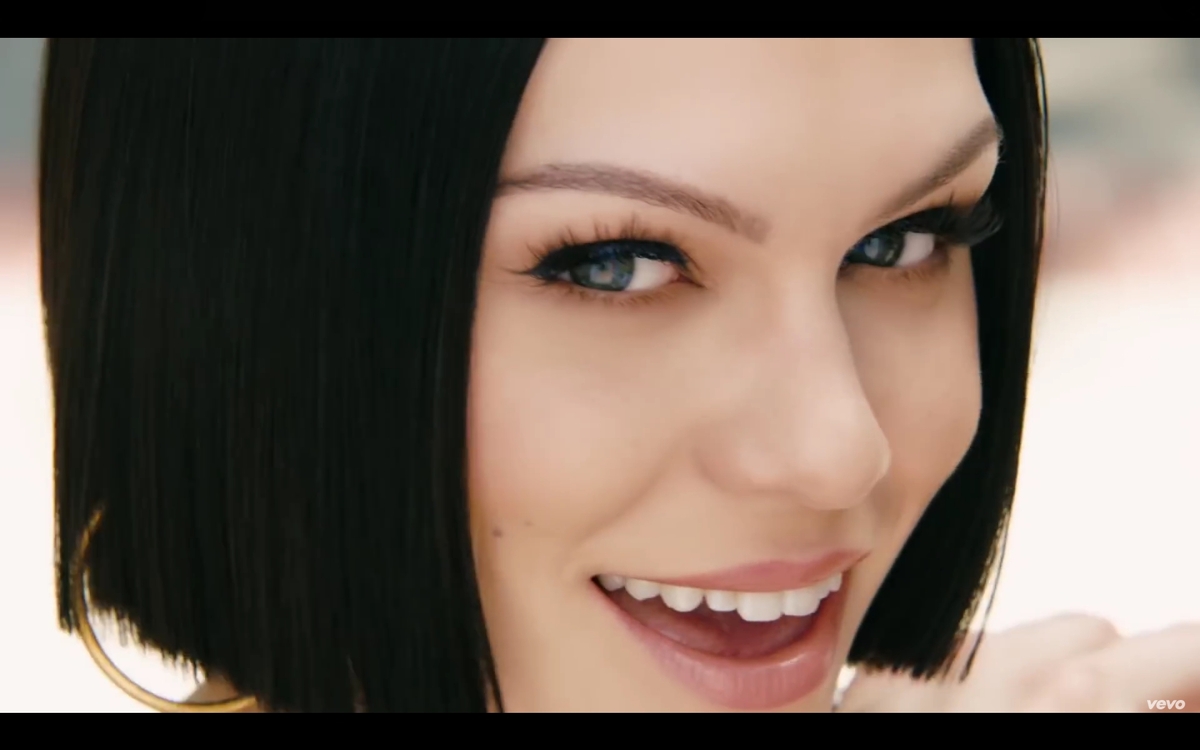 Новый клип Jessie J — Flashlight
