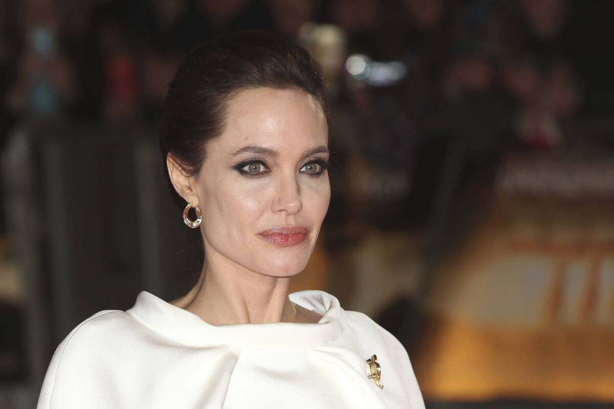 Анджелина Джоли оставит карьеру в Голливуде ради детей и мужа