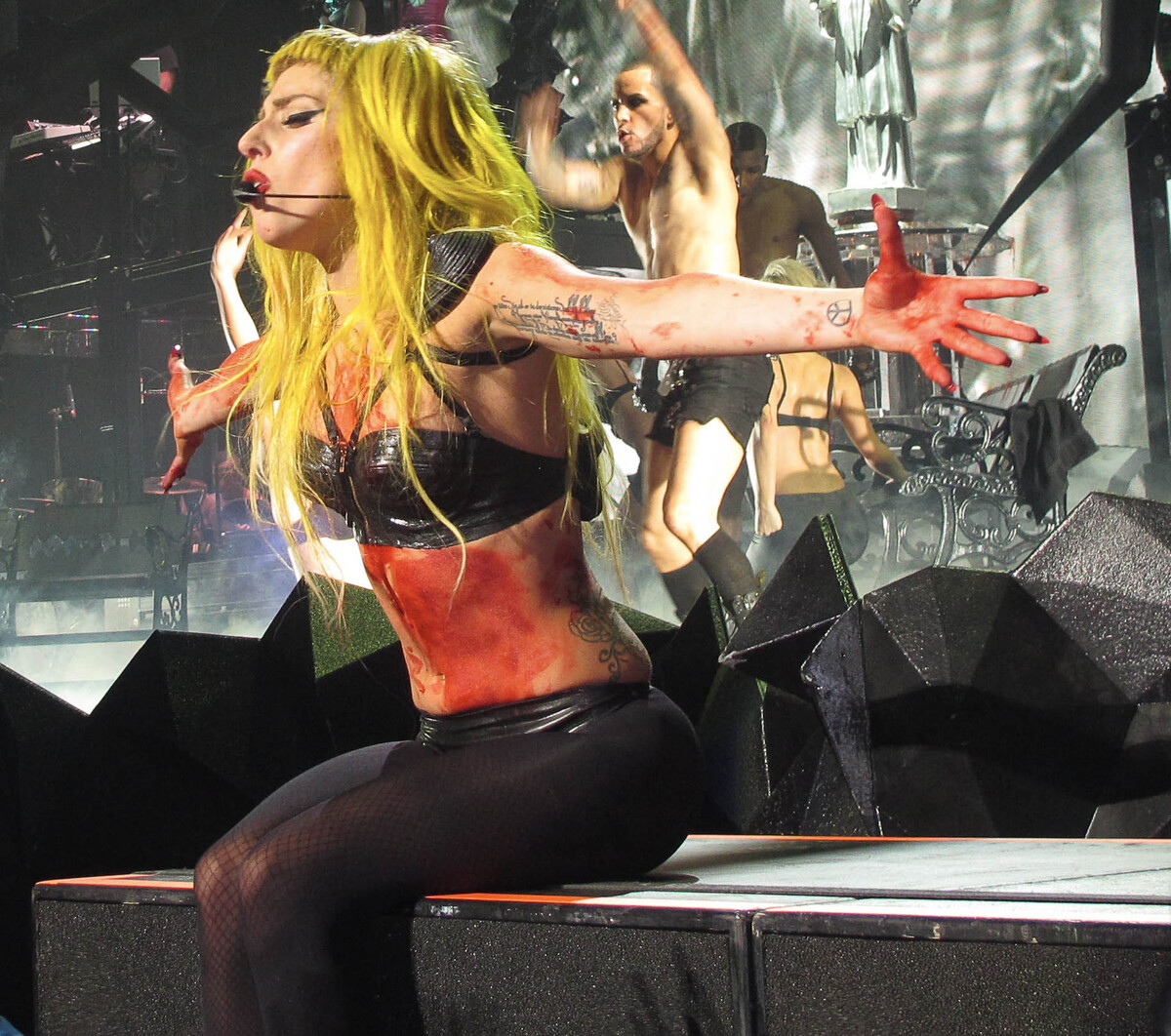 Откровения Lady GaGa о пристрастии к наркотикам