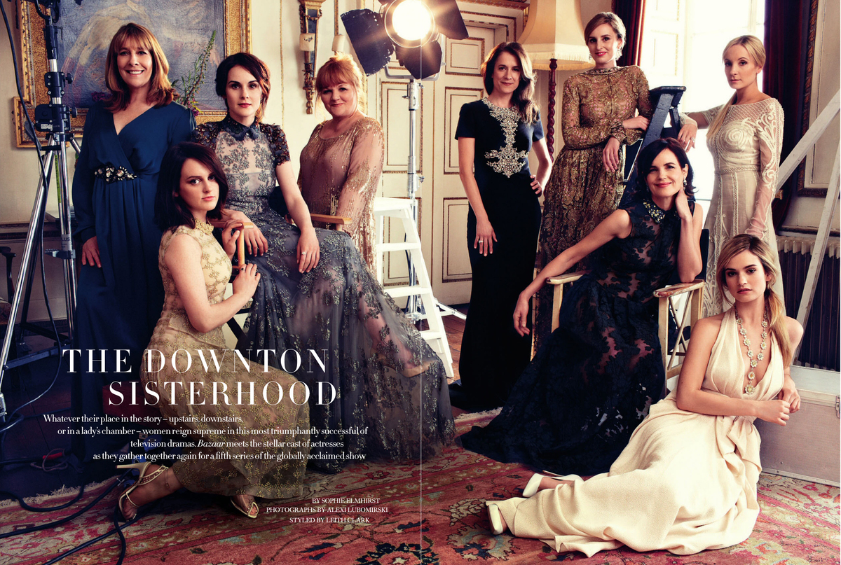 Мишель Доккери и другие звезды сериала «Аббатство Даунтон» в журнале Harper’s Bazaar . Великобритания. Август 2014