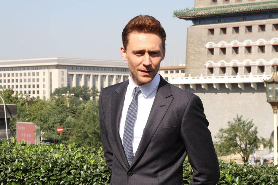 Том Хиддлстон представил фильм "Тор 2: Царство тьмы" в Пекине