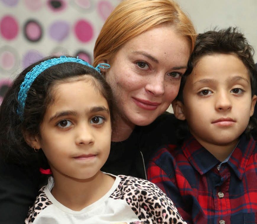 Линдси Лохан навестила сирийских беженцев в Турции