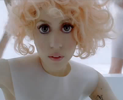 Видео: как стать похожей на Lady Gaga из клипа Bad romance