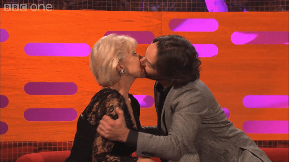 Видео: Пол Радд поцеловал Хелен Миррен