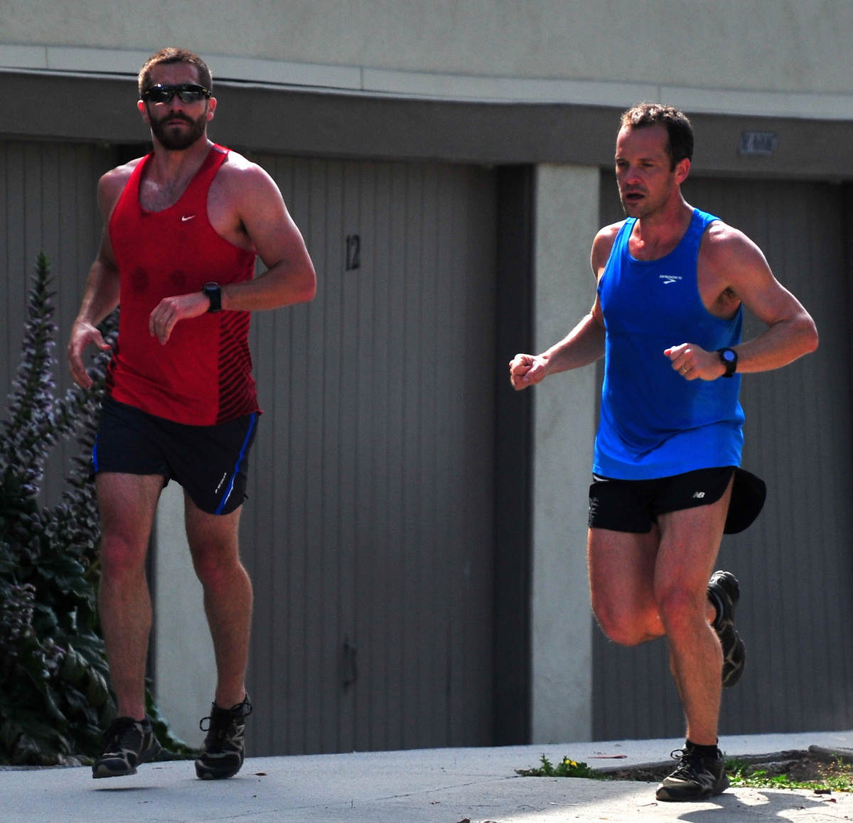 Джейк Джилленхол и Майкл Пенья на пробежке в Лос-Анджелесе
