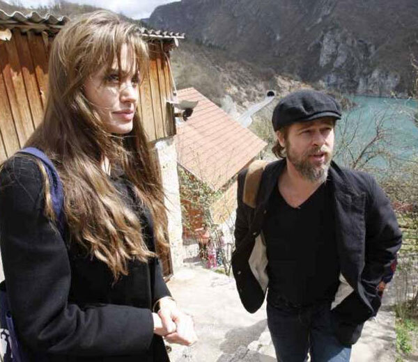 Анджелина Джоли и Брэд Питт в Боснии