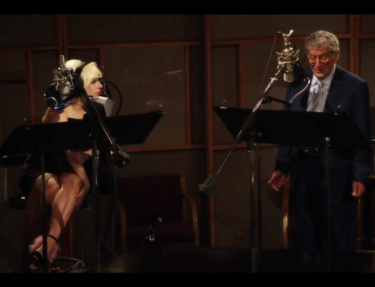 Студийное видео на песню Lady GaGa и Тони Беннетта - But Beautiful