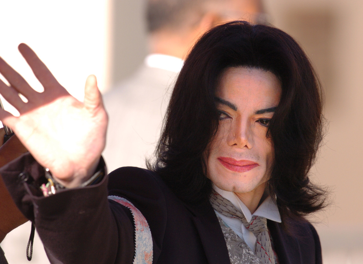 Личное письмо Майкла Джексона и паспорт Уитни Хьюстон уйдут с молотка