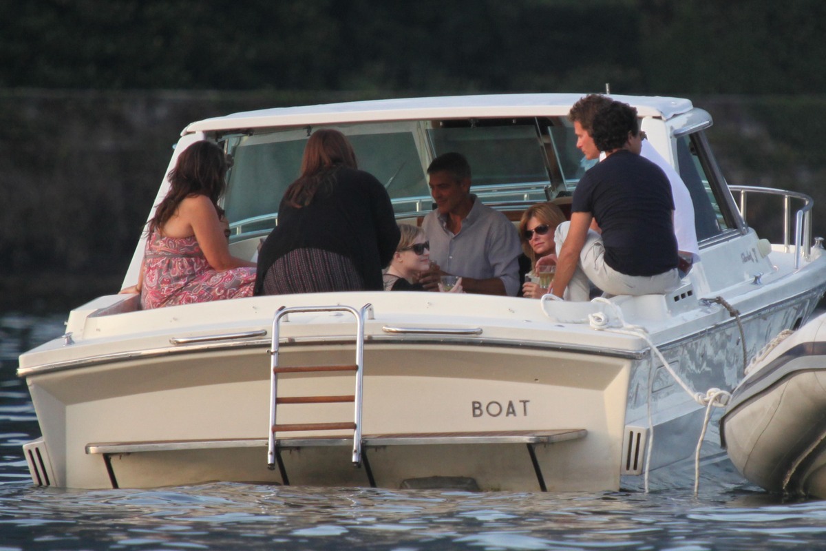 Джордж Клуни и Синди Кроуфорд на озере Комо