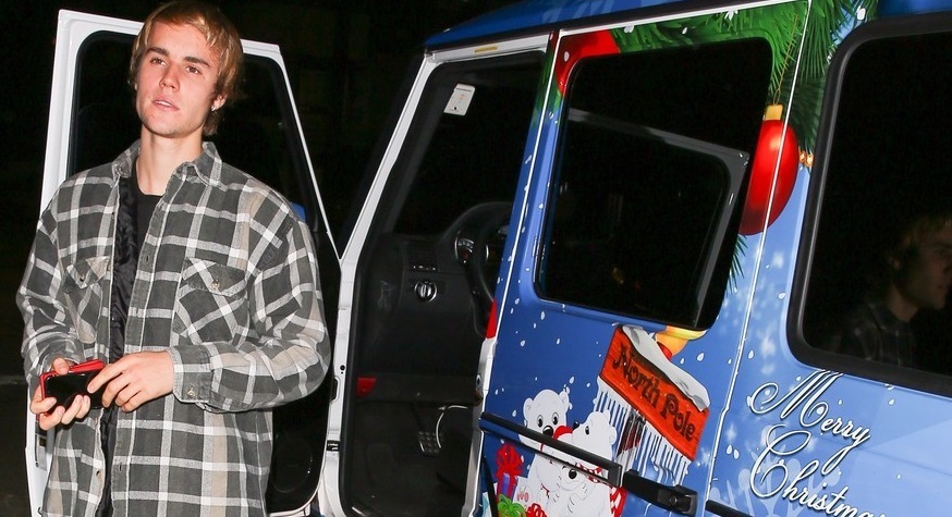 Джастин Бибер нарядил к Рождеству даже машину