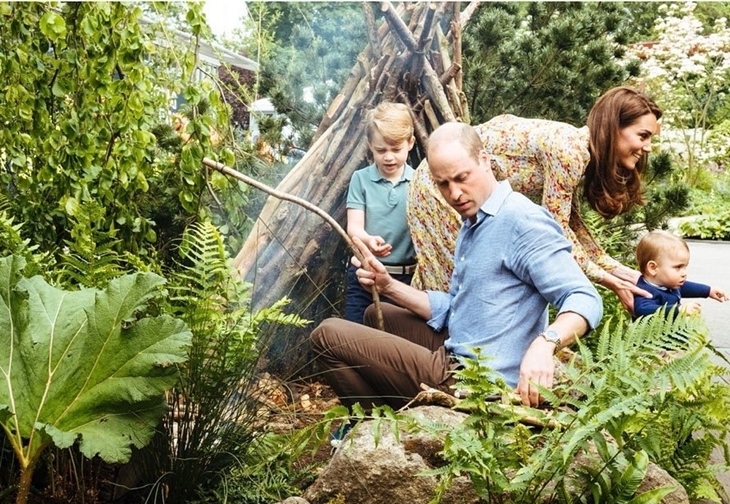 Принц Уильям и Кейт Миддлтон поделились новыми семейными фото с детьми