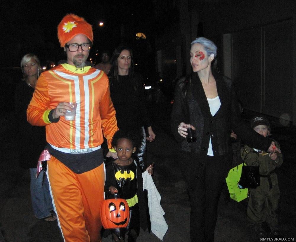 Семья Джоли-Питт в костюмах к Хэллоуину
