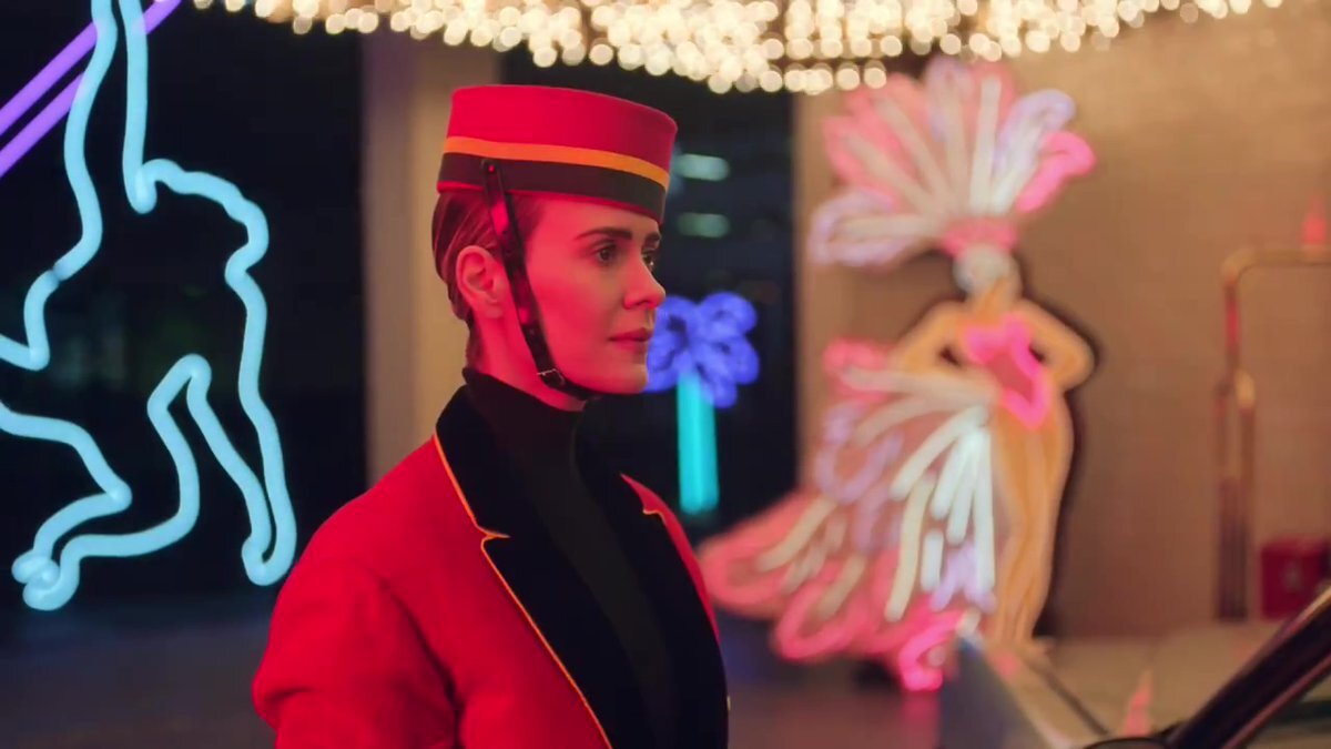 Видео: Сара Полсон снялась в новой рекламной кампании Prada