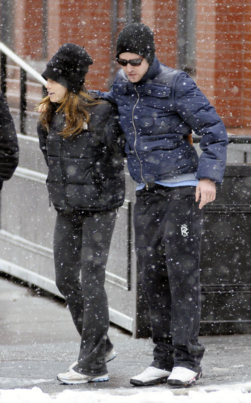 Джастин Тимберлейк и Джессика Бил в заснеженном Нью-Йорке. 16 февраля