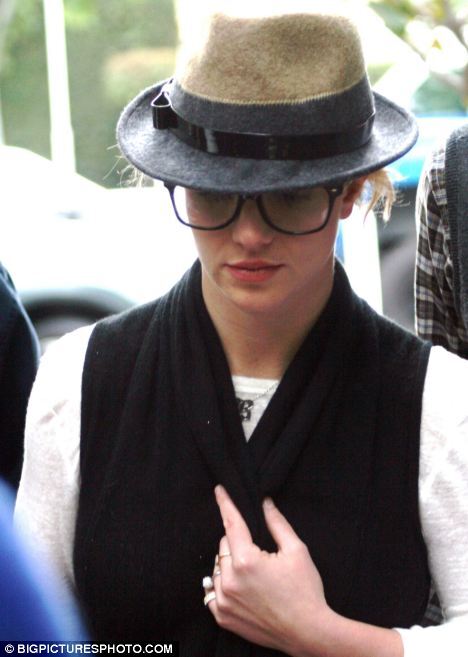 Бритни Спирс переняла новую моду на очки