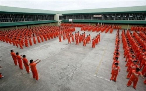 Видео: филлипинские заключенные танцуют Thriller