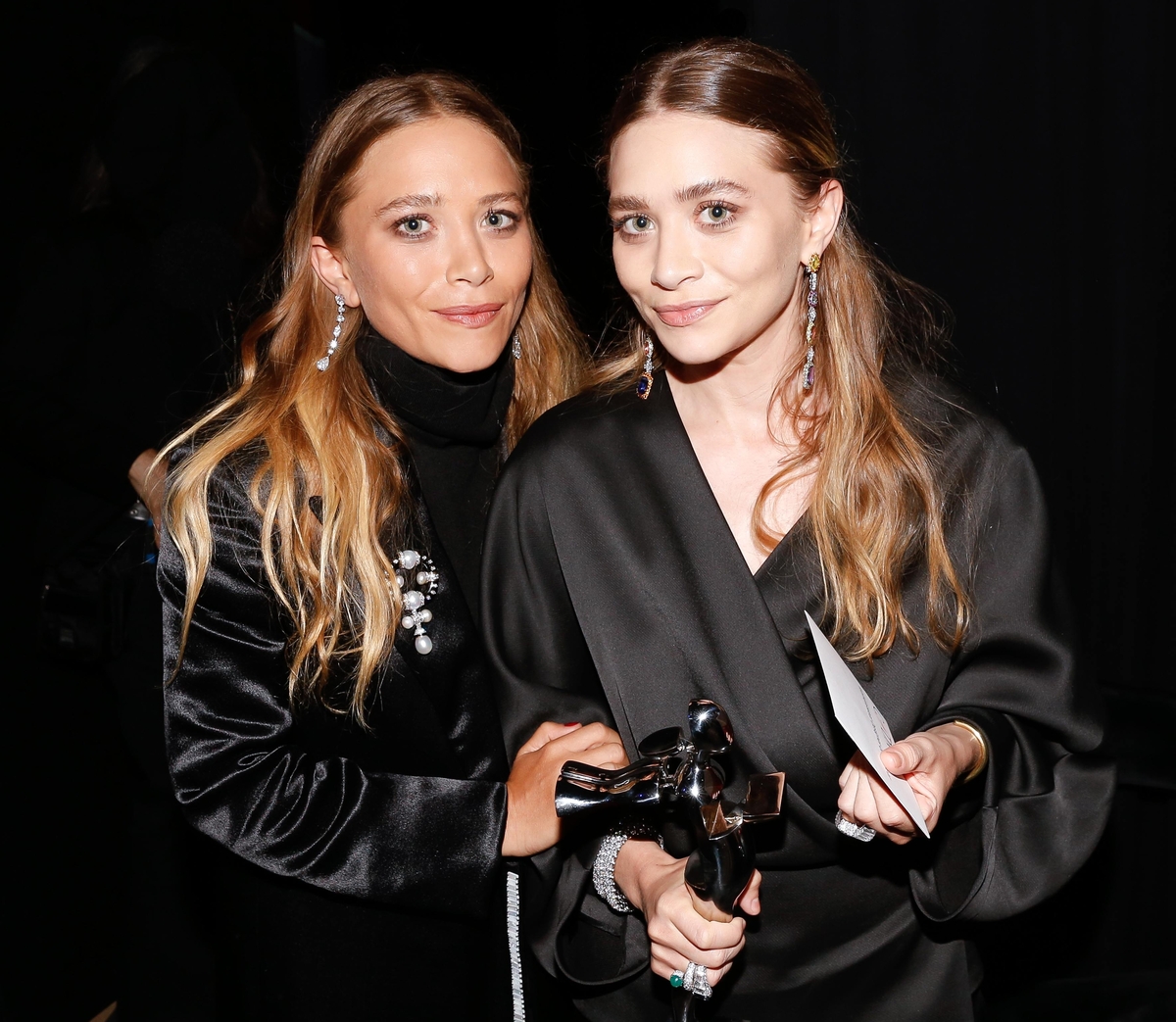 Мэри-Кейт и Эшли Олсен представят свою коллекцию на Неделе моды в Париже