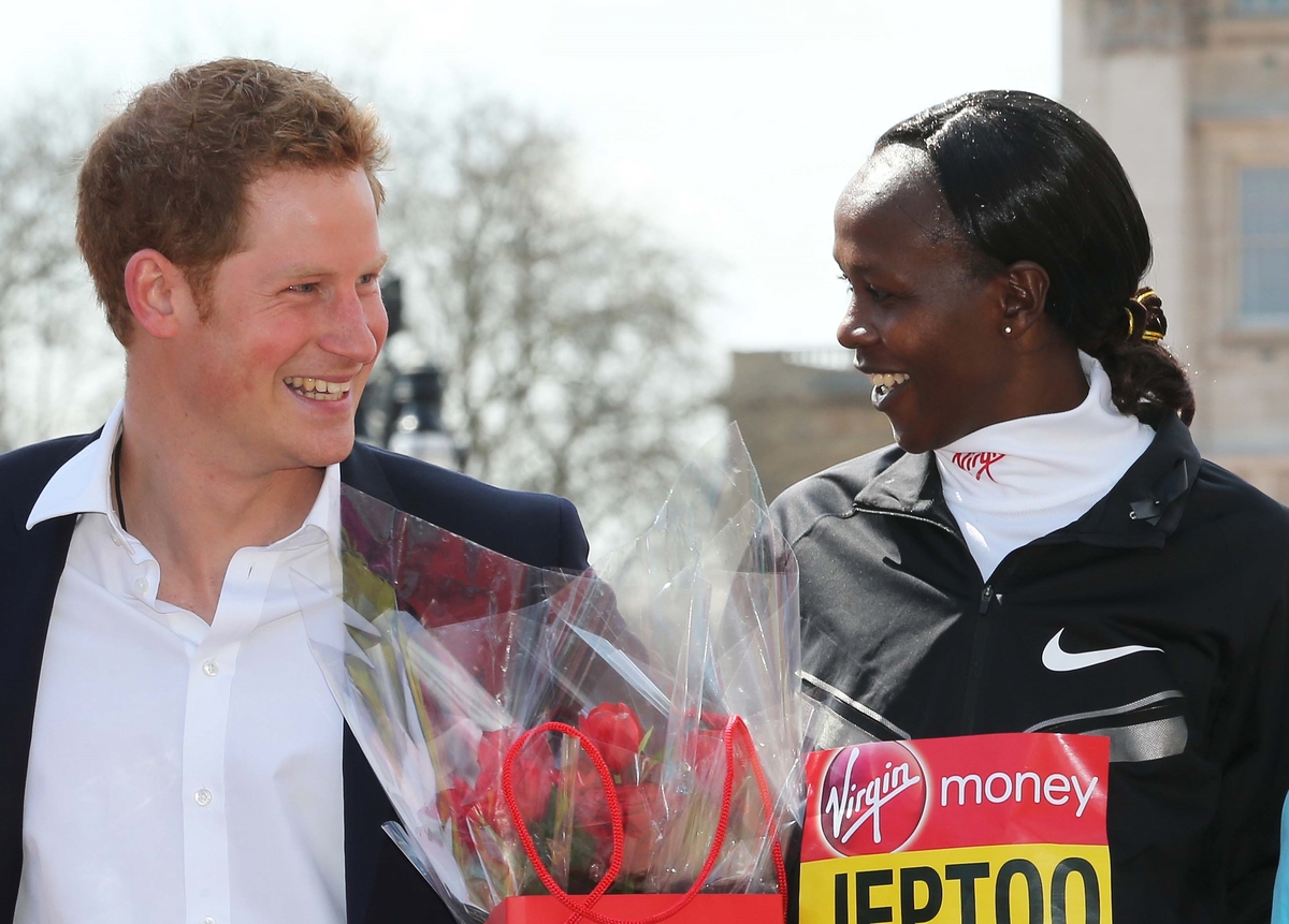 Принц Гарри посетил лондонский марафон