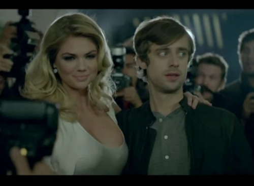 Ашер и Кейт Аптон в рекламной кампании Mercedes-Benz для Суперкубка