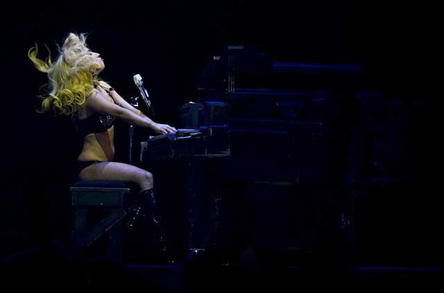 Видео: Lady GaGa остановила драку