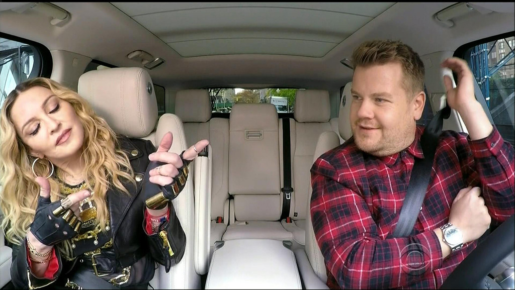 Видео: Мадонна в "автомобильном караоке" Джеймса Кордена