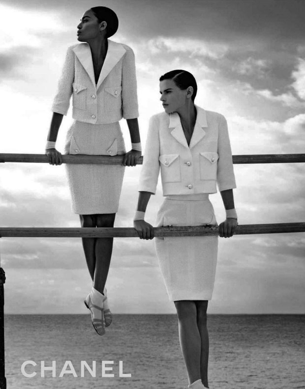 Первый взгляд на рекламные кампании женской коллекции Chanel и мужской коллекции Docle & Gabbana. Весна 2012