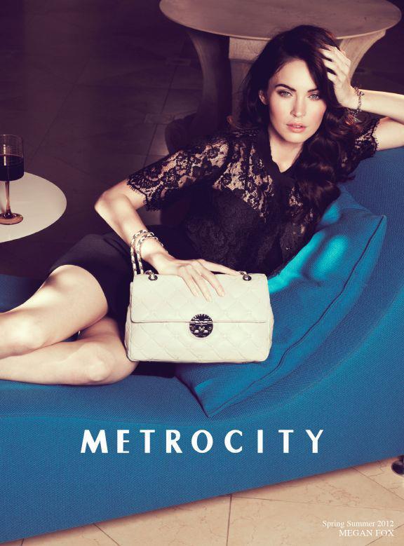 Первый взгляд на рекламную кампанию сумок MetroCity с Меган Фокс. Весна / лето 2012