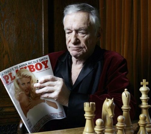 Хью Хефнер продает Playboy?