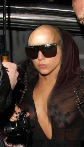 Lady Gaga теряет свои волосы
