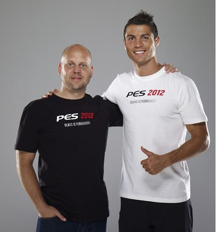 Криштиану Роналду украсил собой обложку игры PES 2012